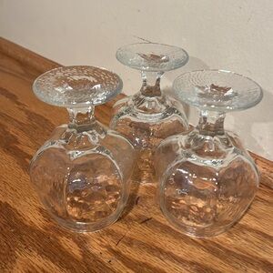 Set of 3 stemmed glasses